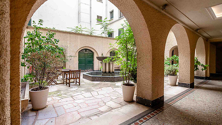 Paris 8 : Appartement à louer avec jardin