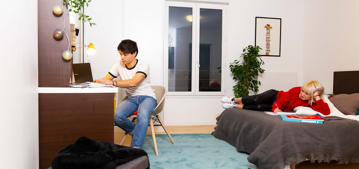 Student housing Paris Cite Cinema: One-bedroom apartment